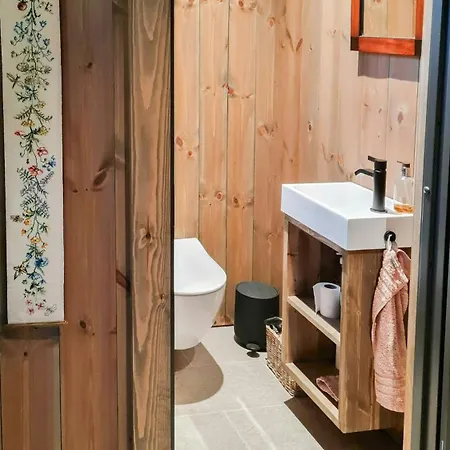 Modern Family Near Kikut In Geilo